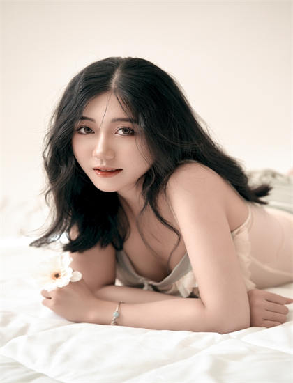 什么样的女人容易出轨_40岁女人服装_就去爱电影